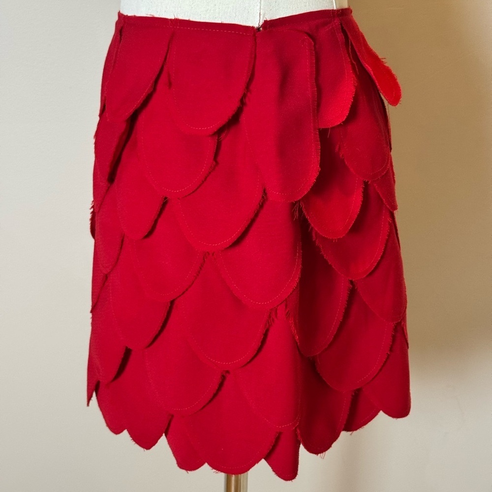 Vintage Moschino Cheap & Chic Red Petal Mini Skirt Size 6 - Picture 2 of 9